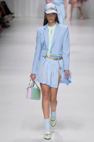 Look 43